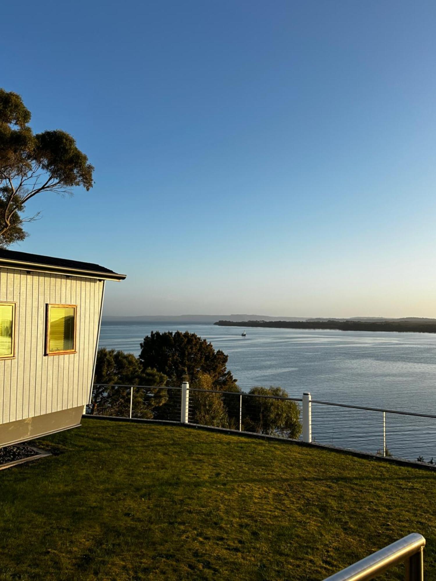 Wheelhouse Apartments Strahan Εξωτερικό φωτογραφία