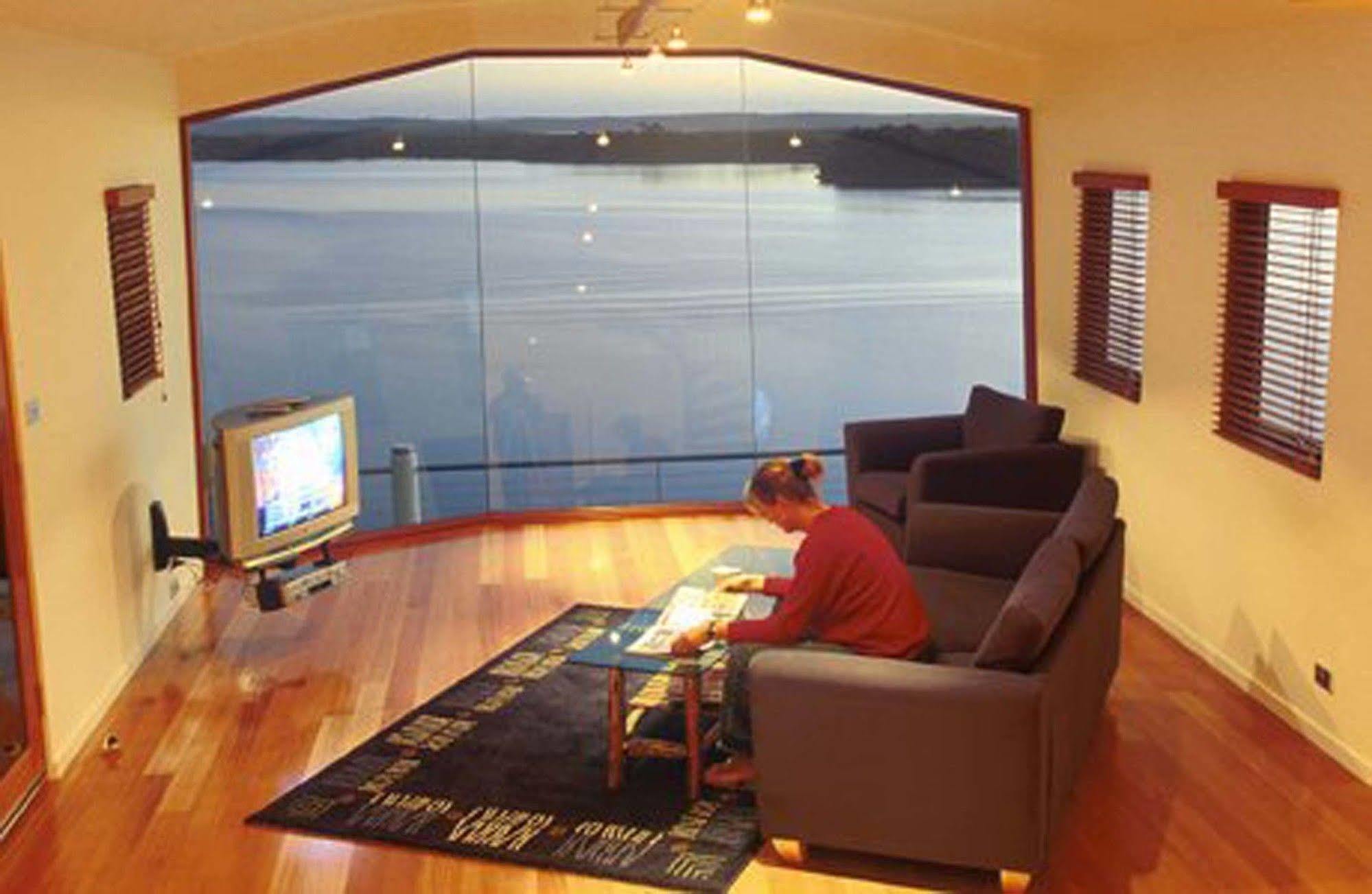 Wheelhouse Apartments Strahan Εξωτερικό φωτογραφία